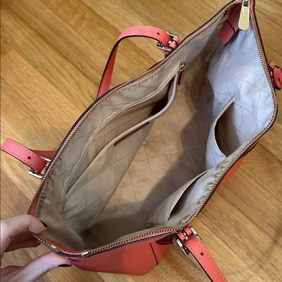 Michael Kors Pre Loved Coral Tote - Picture 6 of 9